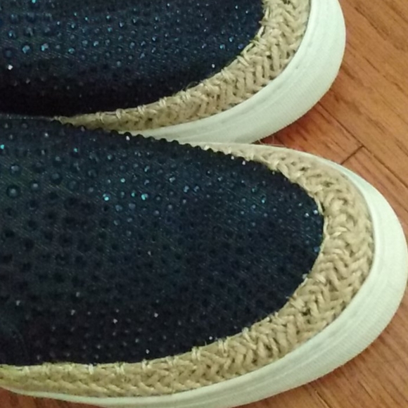 Sneaker - Picture 2 of 6